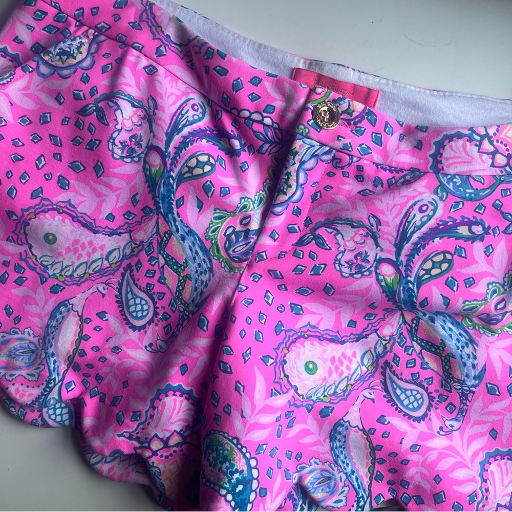 Lilly Pulitzer Buttercup Flamingo Scalloped Shorts - Picture 2 of 8